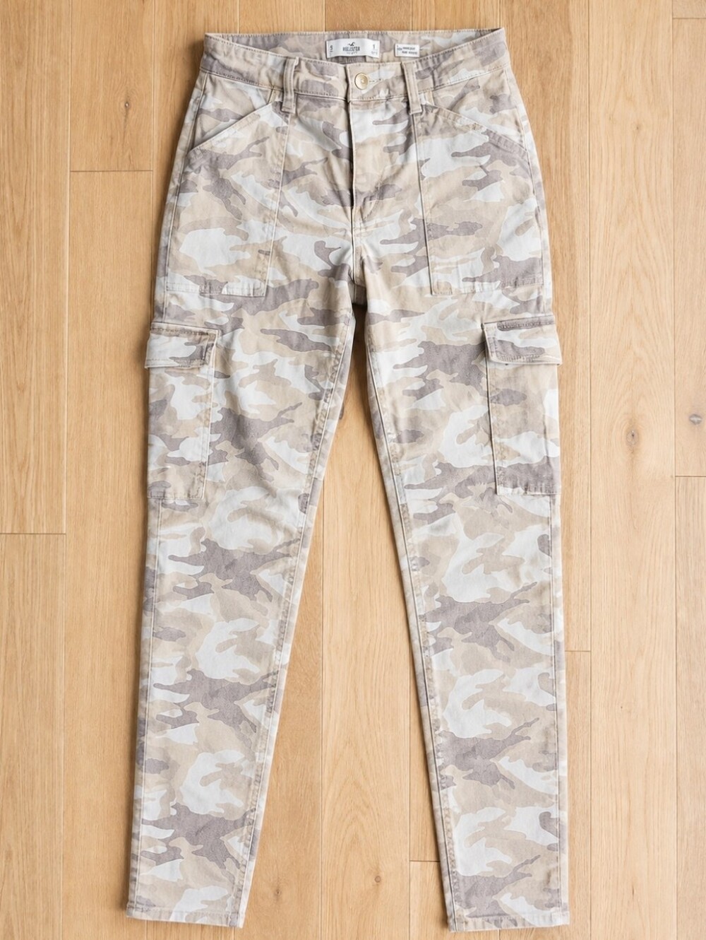 Hollister high-rise super skinny camo cargo pants